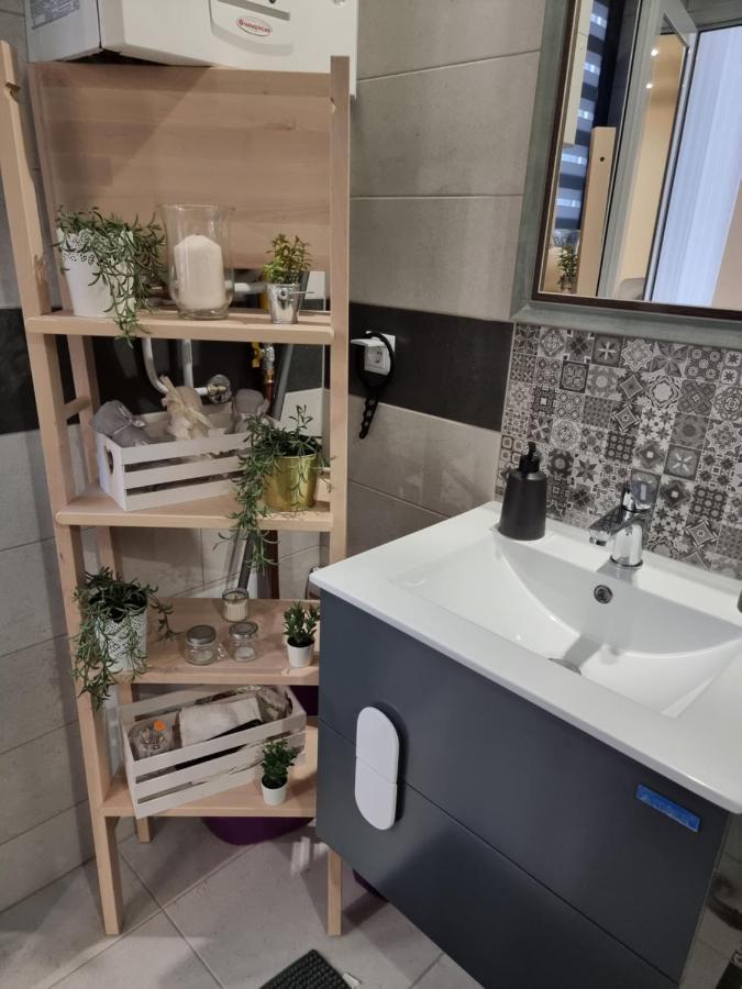 Flowers Apartment Добрич Екстер'єр фото