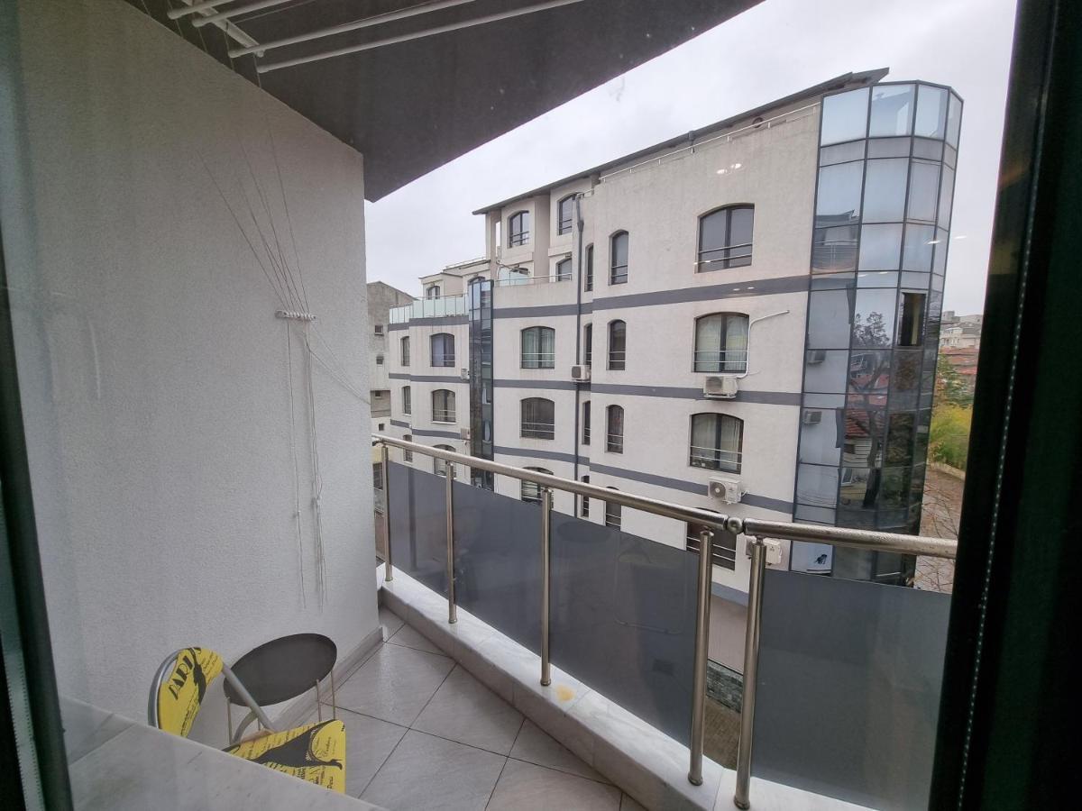 Flowers Apartment Добрич Екстер'єр фото